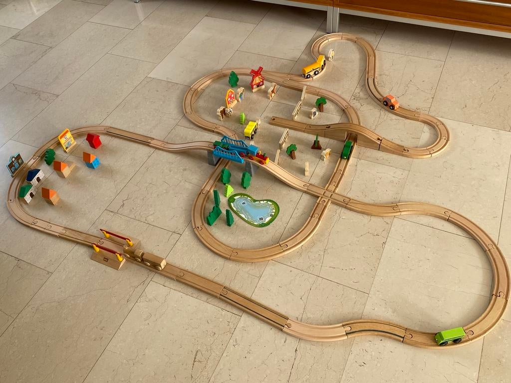 Houten treinset met toebehoren., Ophalen, Gebruikt