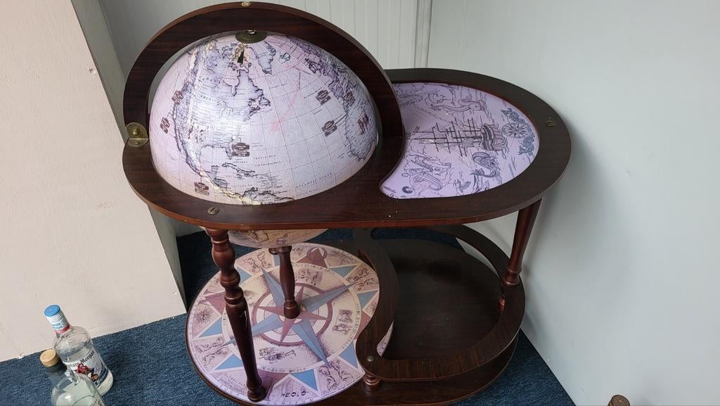 Antieke Tafelglobe met Geheime Bar, Huis en Inrichting, Tafels | Salontafels, Ophalen, Minder dan 50 cm, Gebruikt, 50 tot 75 cm