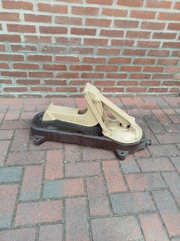 weidepomp, April, Meerdere dieren