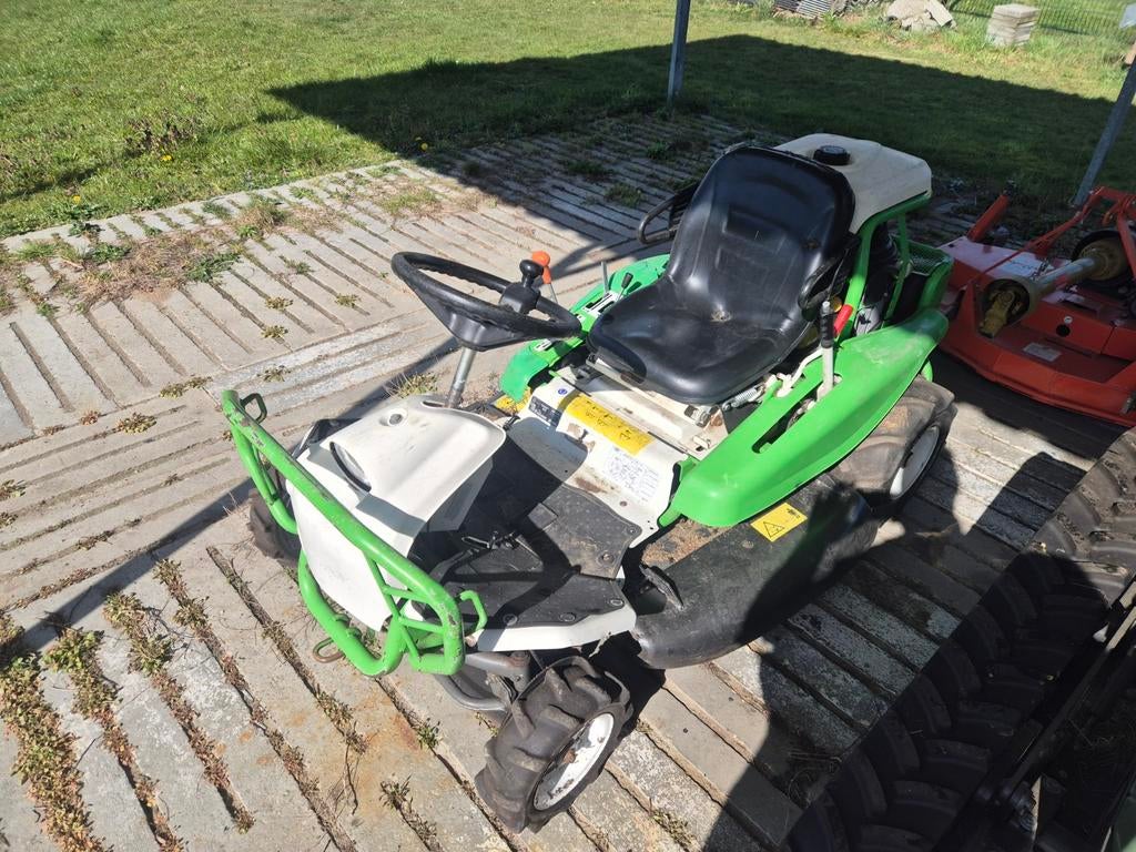 Etesia atilla ak 98 ruw terrein zitmaaier / bosmaaier, Tuin en Terras, Ophalen of Verzenden