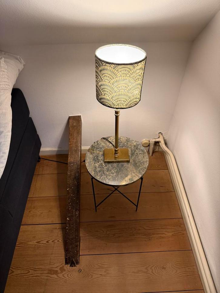 2 x tafeltje en 2 x lamp (nachtkastjes, bijzet tafel), Huis en Inrichting, Lampen | Tafellampen, Zo goed als nieuw, 50 tot 75 cm