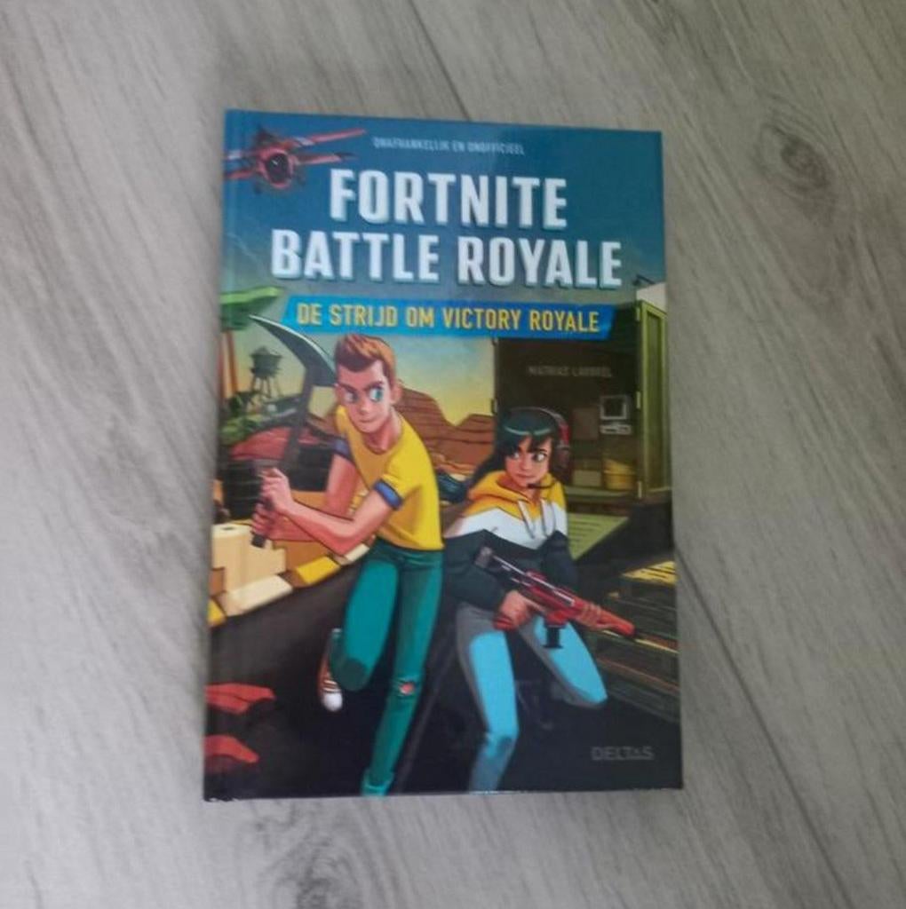 Fortnite "battle royale" boek, Ophalen of Verzenden, Zo goed als nieuw