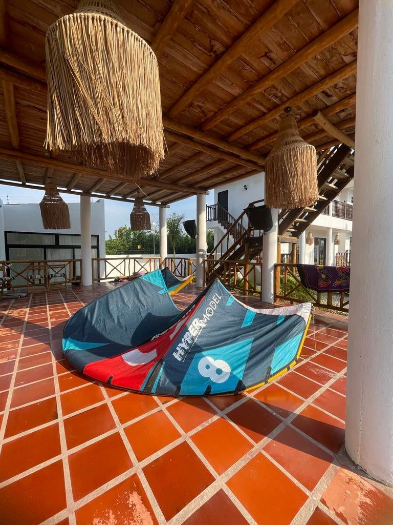 Reedin Hypermodel 8m + Bar, Watersport en Boten, Kitesurfen, Gebruikt, Bar, 8 m², Geen board, Ophalen of Verzenden