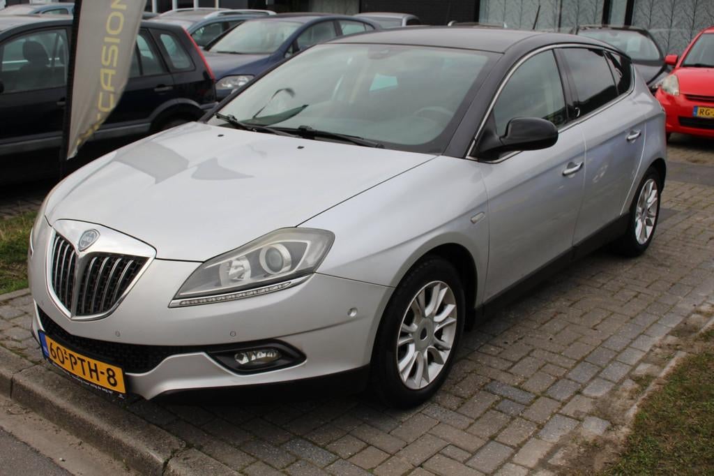 Lancia Delta 1.4 Multi Air Oro Dealer onderhouden NAV Climat, Auto's, Lancia, Voorwielaandrijving, 4 cilinders, Origineel Nederlands