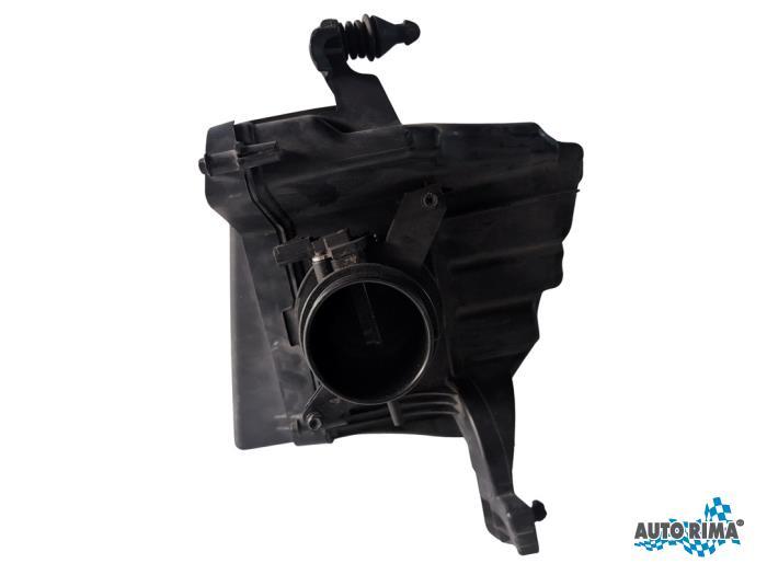 Luchtfilterhuis van een Volvo V40