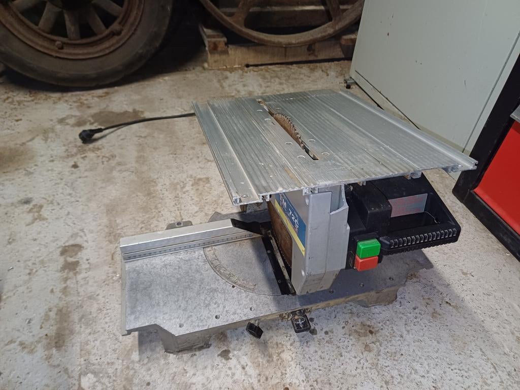 Virutex zaagmachine, Doe-het-zelf en Verbouw, Ophalen, Gebruikt, Afkortzaag, 30 tot 70 mm