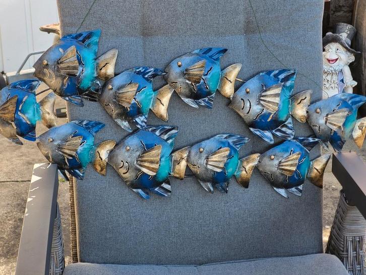 Raamhanger met 10 kleurrijke metalen vissen, Huis en Inrichting, Woonaccessoires | Wanddecoraties, Ophalen of Verzenden