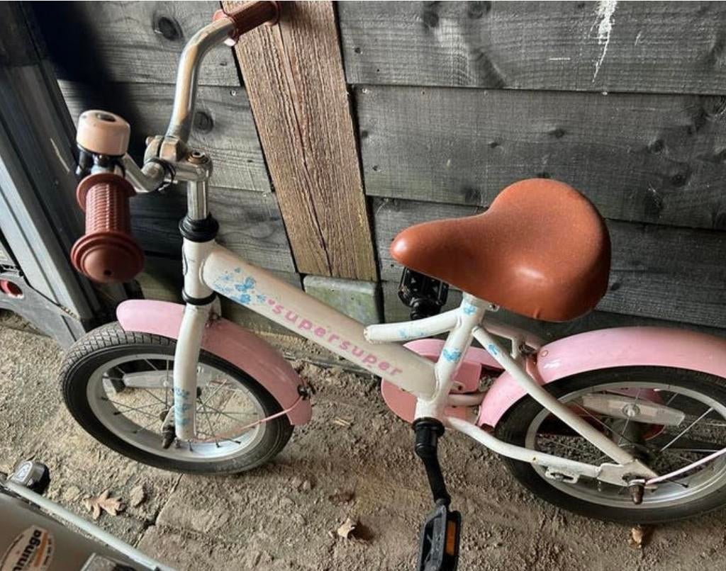 Roze kinderfietsje Supersuper, Fietsen en Brommers, Fietsen | Kinderfietsjes, Ophalen of Verzenden, Gebruikt, Minder dan 16 inch