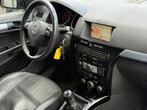 Opel Astra 1.6 Cosmo Navi Airco Stoelverwarming 5d Nieuwe Ap, Voorwielaandrijving, Navigatiesysteem, 15 km/l, Gebruikt