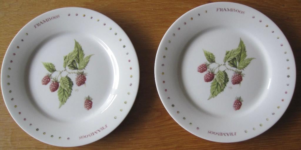 twee gebaksbordjes Framboos Wildflowers van Marjolein Bastin, Ophalen of Verzenden, Zo goed als nieuw, Bord(en), Overige stijlen