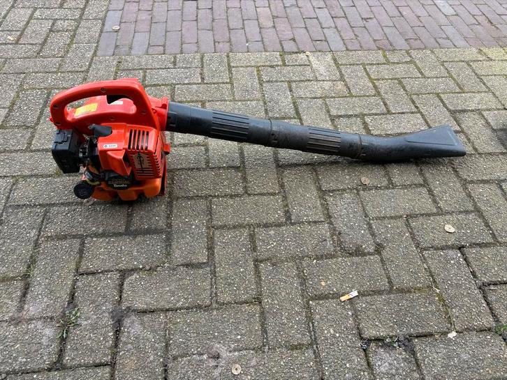 Krachtige bladblazer met nieuwe carburateur, Tuin en Terras, Bladblazers, Gebruikt, Handgedragen, Benzine, Met versnipperfunctie