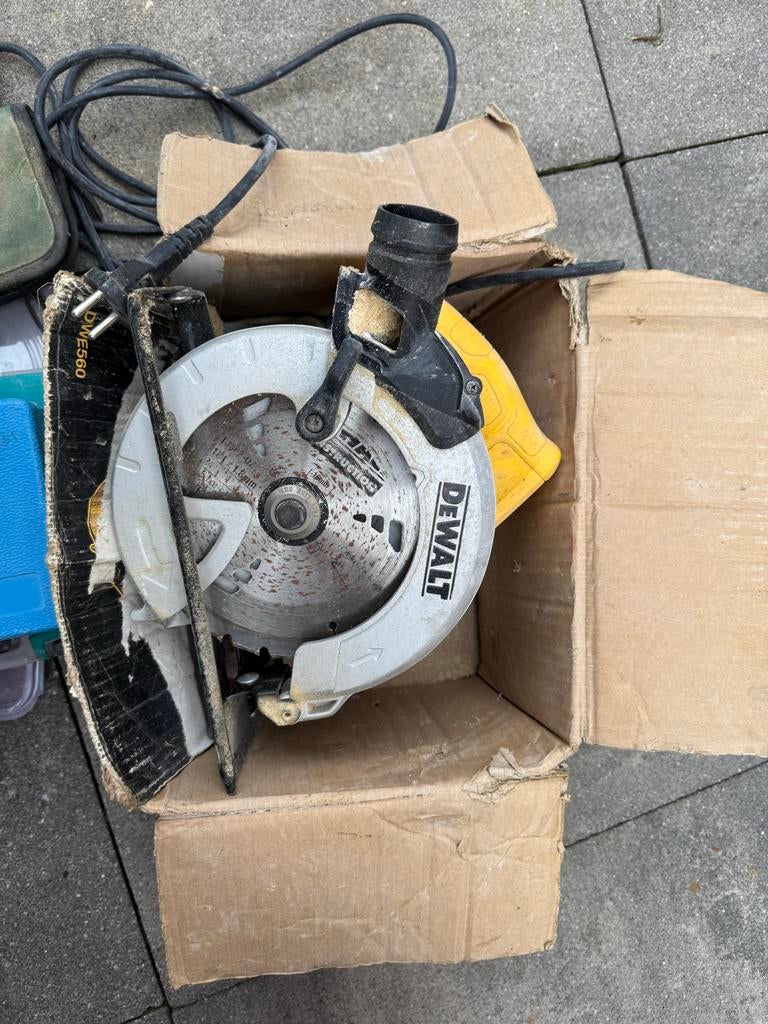 DeWalt DWE560 Cirkelzaag - Goede staat, werkend, Gebruikt, Cirkelzaag, 70 mm of meer, Ophalen of Verzenden
