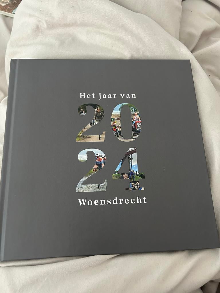 Het jaar van 2024 Woensdrecht - Jaarboek, Ophalen of Verzenden, Zo goed als nieuw