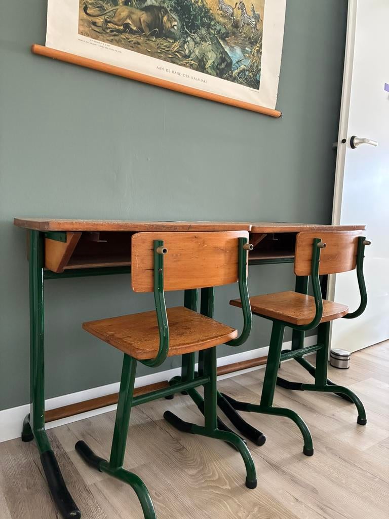 Schoolbankjes 2x vintage bureautje, Vintage, Ophalen, Gebruikt, Groen