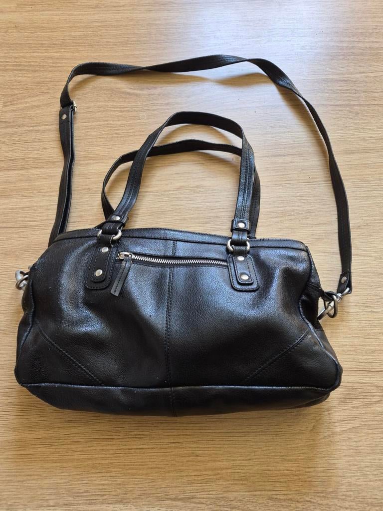 Zwarte leren handtas met schouderband en 3 vakken boven, Sieraden, Tassen en Uiterlijk, Tassen | Damestassen, Ophalen of Verzenden