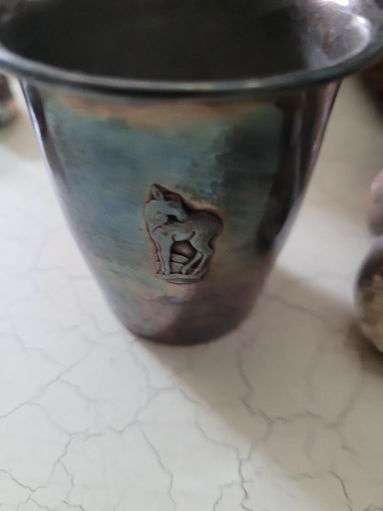Verzilverde vintage baby beker met hertje in relief, Antiek en Kunst, Ophalen of Verzenden