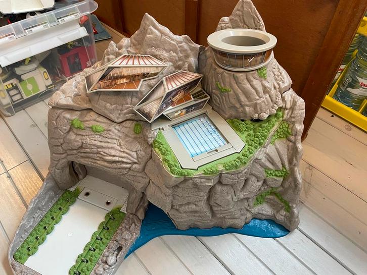 Thunderbirds basis speelgoed met voertuigen en figuren, Kinderen en Baby's, Speelgoed | Actiefiguren, Zo goed als nieuw, Ophalen