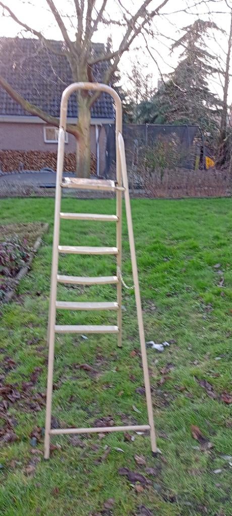 trap 1.78 meter hoog, Ophalen, Gebruikt, Minder dan 2 meter