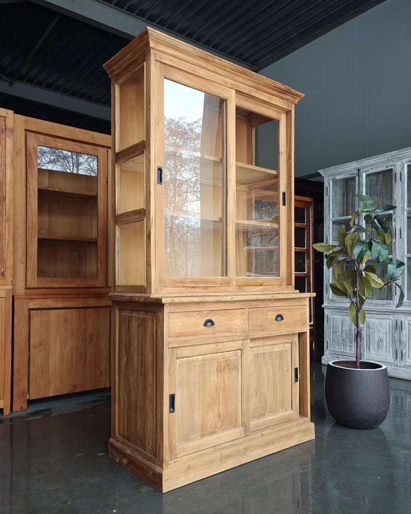 Charmante vitrinekast, Buffetkast met glazen zijkanten #2096, Huis en Inrichting, Kasten | Vitrinekasten, Niet ingevuld, Gebruikt