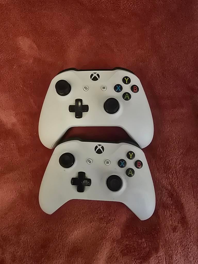 Xbox One S met 2 controllers, Spelcomputers en Games, Spelcomputers | Xbox | Accessoires, Gebruikt, Xbox Original, Controller