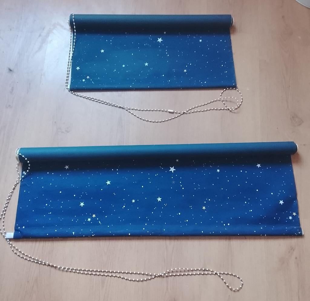 2x Verduisterend rolgordijn met sterrenpatroon 90cm en 60cm, Gebruikt, Blauw, Kinderkamer, Sterren, Speels, Minder dan 100 cm