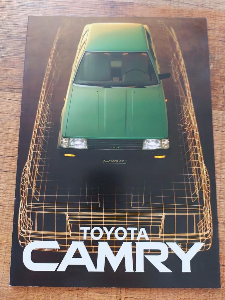 Keurige oude Toyota Camry folder + specificaties NL, Ophalen of Verzenden, Zo goed als nieuw, Toyota