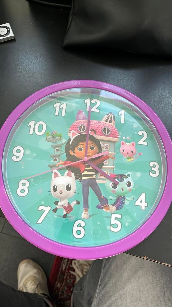 Gabbi’s poppenhuis klok, Ophalen of Verzenden, Zo goed als nieuw, Wandklok