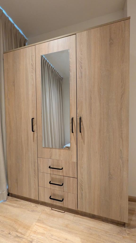 Gloednieuwe kledingkast, Ophalen, 200 cm of meer, Met klep(pen), Nieuw