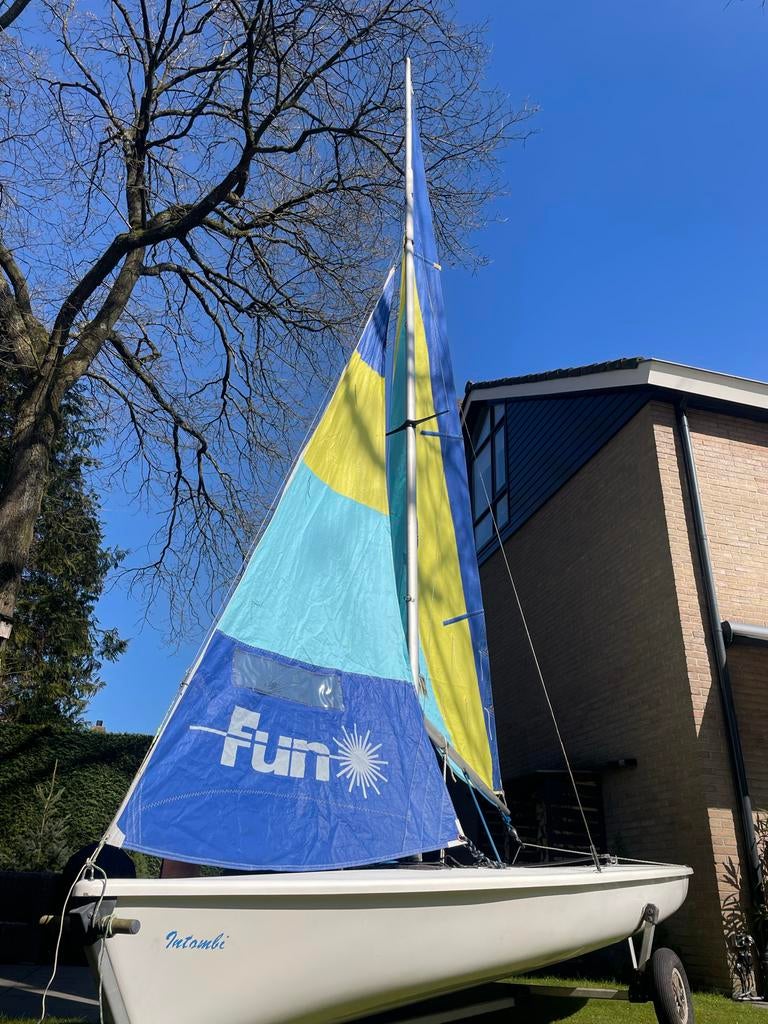 Laser 2 zeilboot inclusief handtrailer - Vaarklaar!, Watersport en Boten, Open zeilboten, Ophalen, Geen motor, Gebruikt, Overige brandstoffen