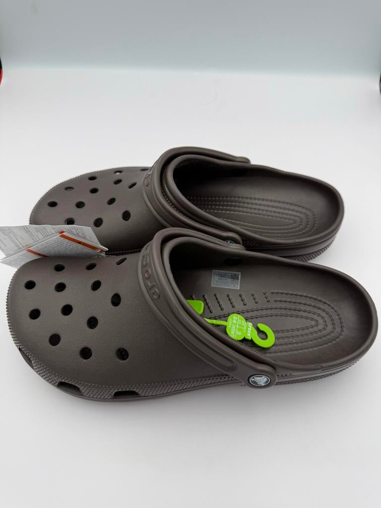 Nieuwe Bruine Crocs Classic Klompen Maat 45/46 Unisex, Kleding | Heren, Schoenen, Ophalen of Verzenden, Nieuw, Bruin, Klompen