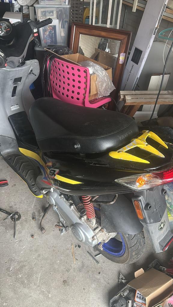 Kymco scooter - start niet, vonkt niet, geen papieren, Ophalen, Gebruikt, Overige modellen, Maximaal 45 km/u