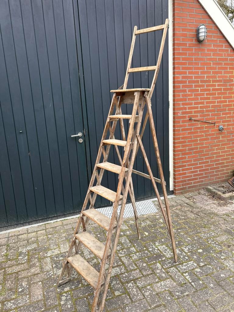 Decoratieve oude houten trap - uniek item!, Doe-het-zelf en Verbouw, Ladders en Trappen, Ophalen of Verzenden, Gebruikt, Trap