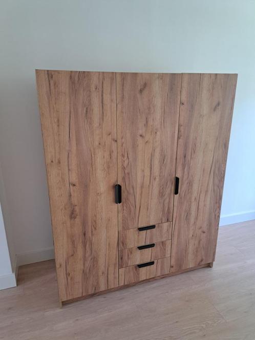 Kledingkast - JENSLEV (JYSK) - 144x176 cm 3 deuren, Diensten en Vakmensen, Verhuizers en Opslag, Opslag