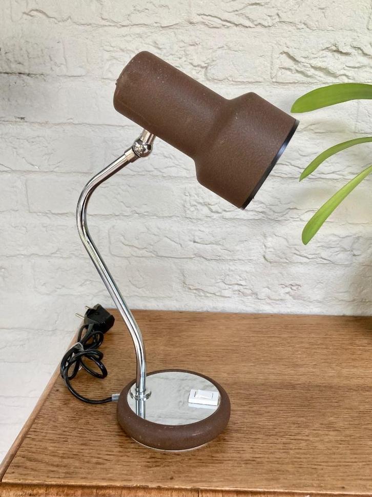 Herda Holland: bureaulamp met verstelbare bruine kapVintage, Huis en Inrichting, Lampen | Tafellampen, Gebruikt, Minder dan 50 cm