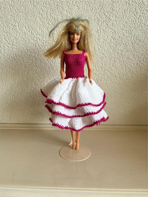 897 Gebreide Barbiejurk, Kinderen en Baby's, Speelgoed | Poppen, Nieuw, Barbie, Ophalen of Verzenden