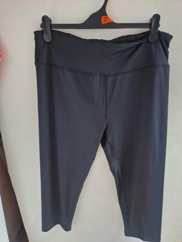 Sportlegging legging sportwear maar XL 3 kwart  beschikbaar voor biedingen