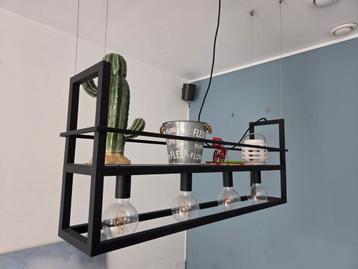 Hanglamp met rek beschikbaar voor biedingen