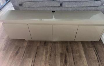 Eric custer tv meubel