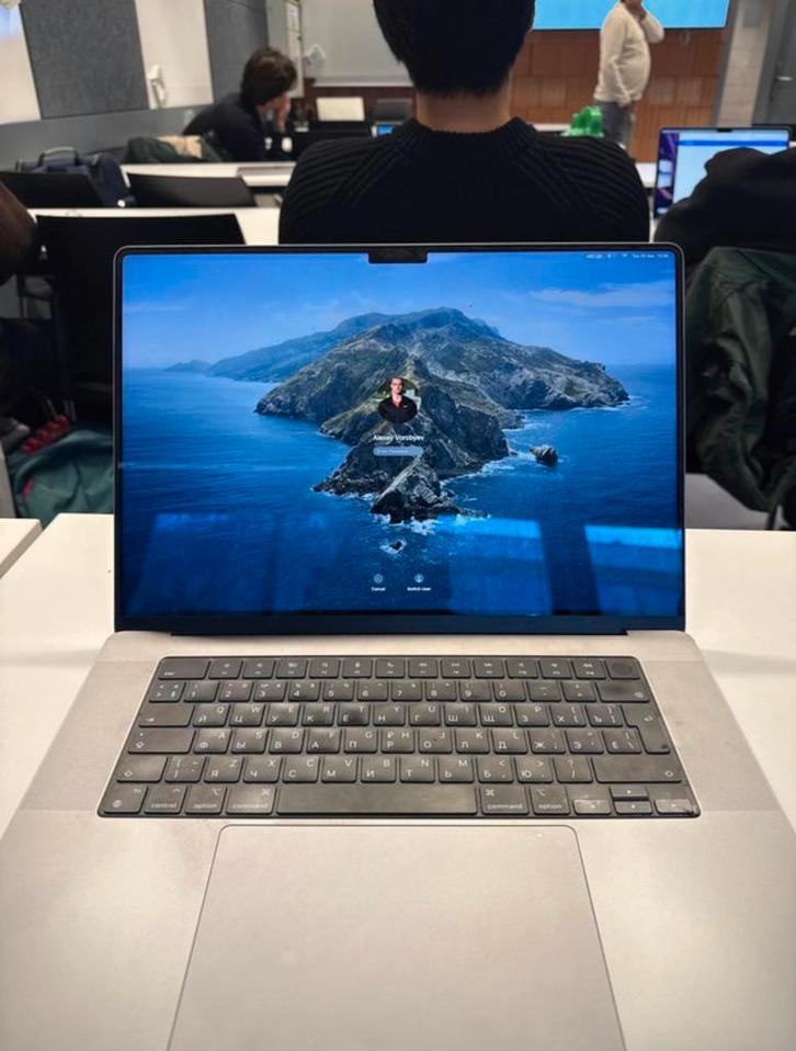 macbook pro 16 inch 2021 m1 pro 16gb 1tb, Computers en Software, Apple Macbooks, Zo goed als nieuw, MacBook Pro, 16 inch, 4 Ghz of meer