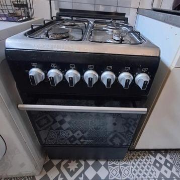 Gasfornuis met heteluchtoven beschikbaar voor biedingen