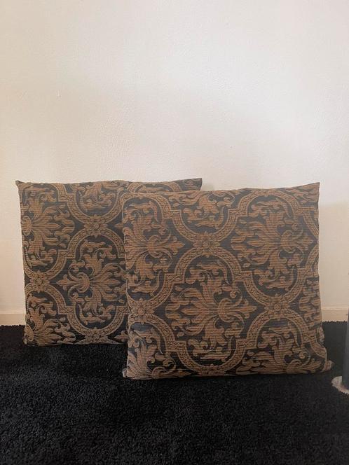Twee super mooie nieuwe kussen in luxe stof, Huis en Inrichting, Woonaccessoires | Kussens, Nieuw, Ophalen of Verzenden