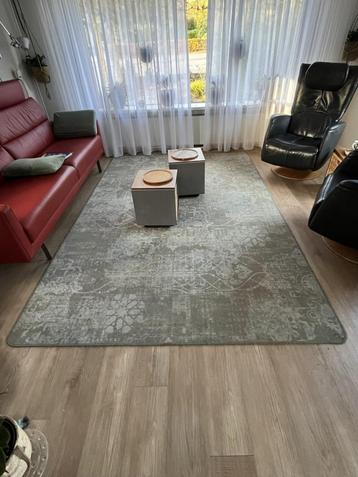 vloerkleed 2,00 bij 3,00 meter beschikbaar voor biedingen