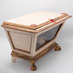 18e eeuws reliekschrijn heilige Amiens Frankrijk, Ophalen