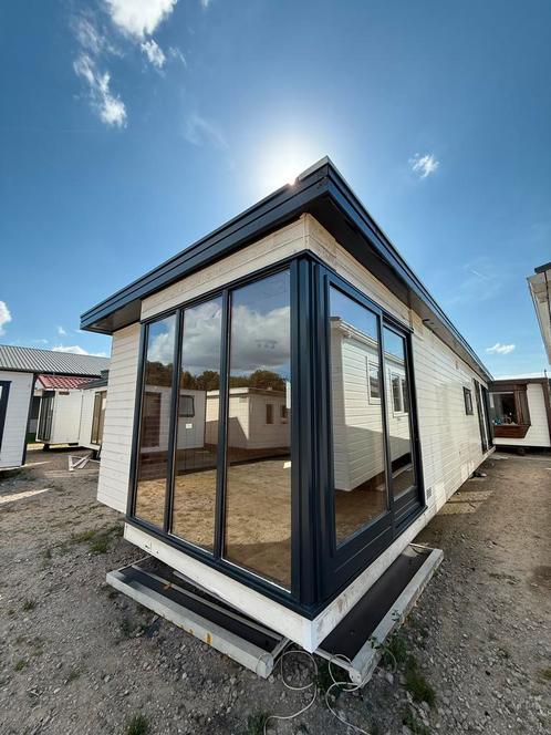 Goed onderhouden chalet met 2 slaapkamers, Caravans en Kamperen, Stacaravans, tot en met 4, Ophalen of Verzenden