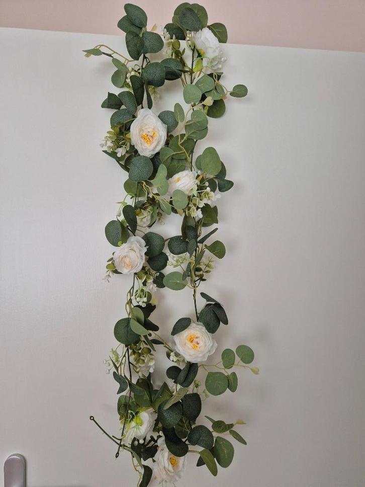 Bloemenslingers met nepbloemen, Huis en Inrichting, Woonaccessoires | Kunstplanten en Kunstbloemen, Nieuw, Ophalen of Verzenden