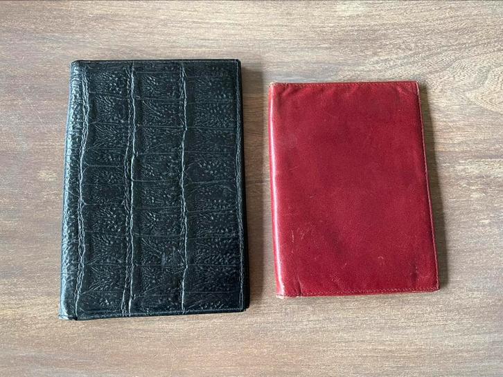 Vintage portemonnee rood en zwart leer jaren ‘40?, Antiek en Kunst, Antiek | Kleding en Accessoires, Ophalen of Verzenden