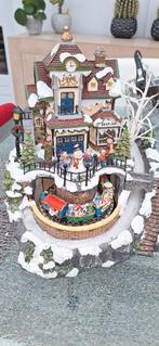 Kerstdorp tafereel huisje met trein, water, boompje etc, Ophalen, Gebruikt