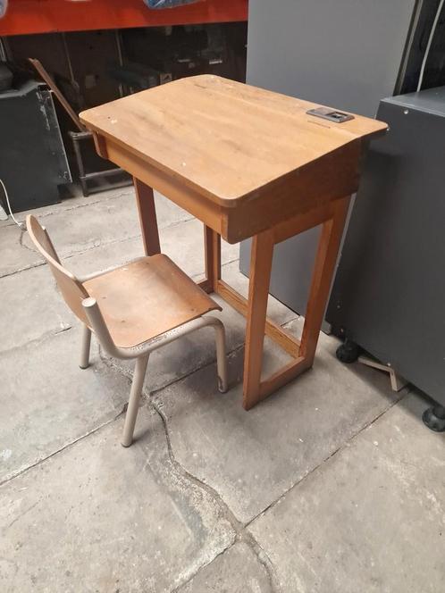 Leuke vintage houten schooltafel lessenaar kleptafel, Antiek en Kunst, Antiek | Meubels | Tafels, Ophalen