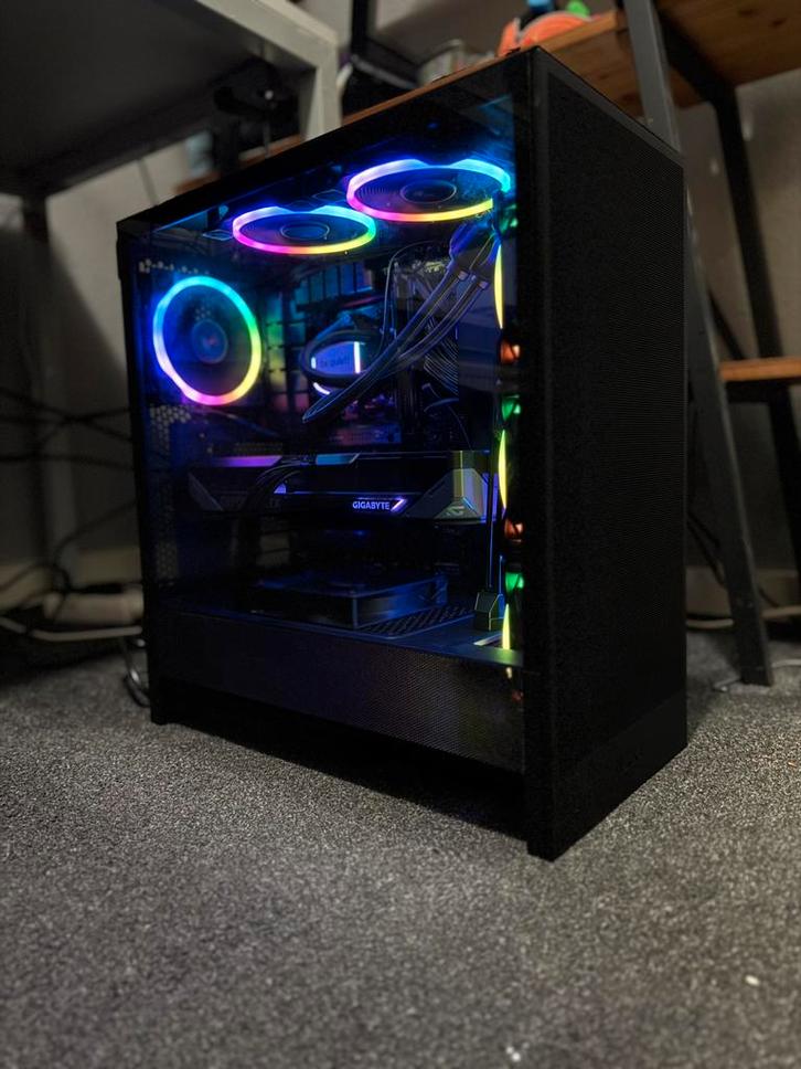 High-End Gaming PC | RTX 5070 | Ryzen 7 9700X | DDR5, Computers en Software, Desktop Pc's, Zo goed als nieuw, 4 Ghz of meer, SSD