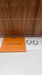 Louis Vuitton oorbellen zilver, Ophalen of Verzenden, Zo goed als nieuw, Zilver, Hangers